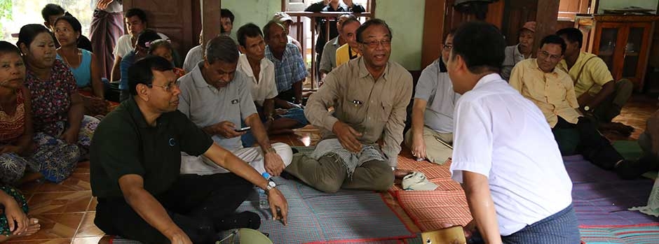 Members of the MFF Regional Steering Committee discuss coastal management with local communities in Myanmar