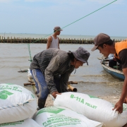 KPAPPD builds semipermeable barriers in Pulau Dua