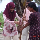 Beach clean up Noonu Atoll women