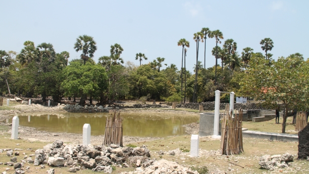 Thondachchi kulum tank being restored 