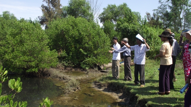 Discussion on pilot sustainable aquaculture model linking with mangrove conservation