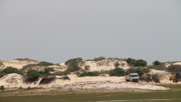Manalkadu sand dunes