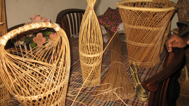 Ekel-based handicraft production by fisher women 