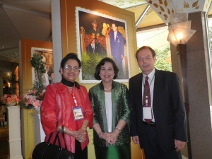 Thanpuying Suthawan (center), together with Don and the Conference Chairperson and Royal Institute of Thailand Vice President, Dr. Sobha Spielmann.