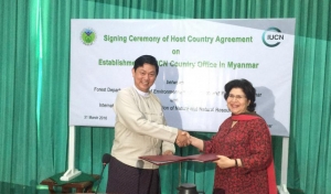 Dr Nyi Nyi Kyaw, Director General of the Forest Department and Ms Aban Marker Kabraji, Regional Director of IUCN Asia