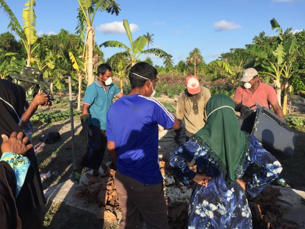 Training for composting of waste. 